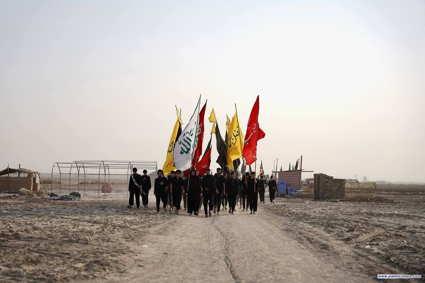 وصول مجاميع من زوار الإمام الحسين (ع) إلى مشارف منطقة سوق الشيوخ في محافظة ذي قار